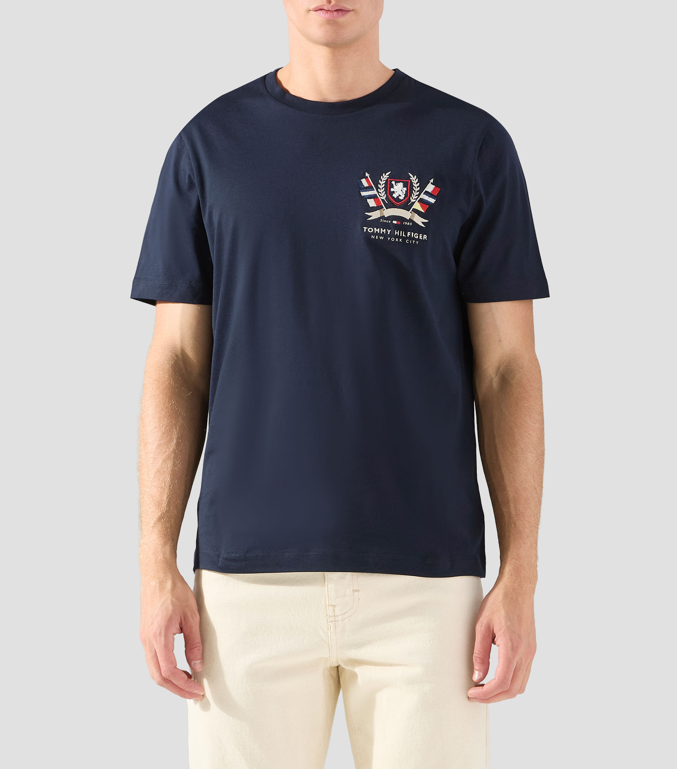 Playera cuello redondo manga corta con bordado Hombre